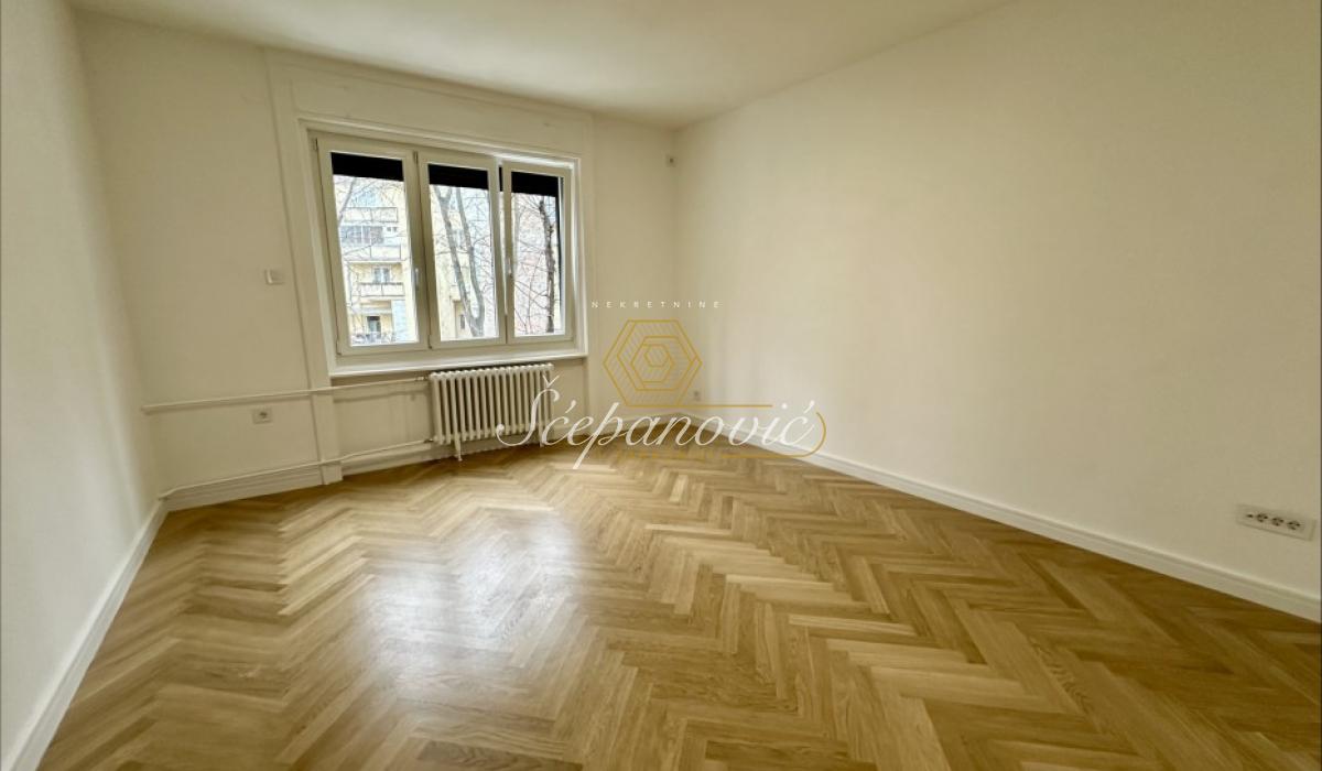 izdavanje-kuca-beograd-SkGPnk7NE3 Trosoban stan na prodaju, Centar, Novi Sad, 85m², 2. sprat, 293.250 €