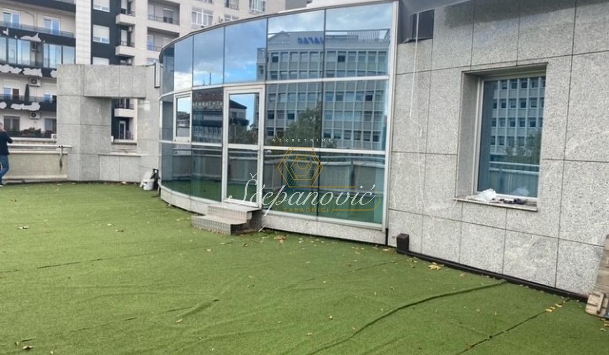 Lokal Izdavanje Novi Sad  240 m2
