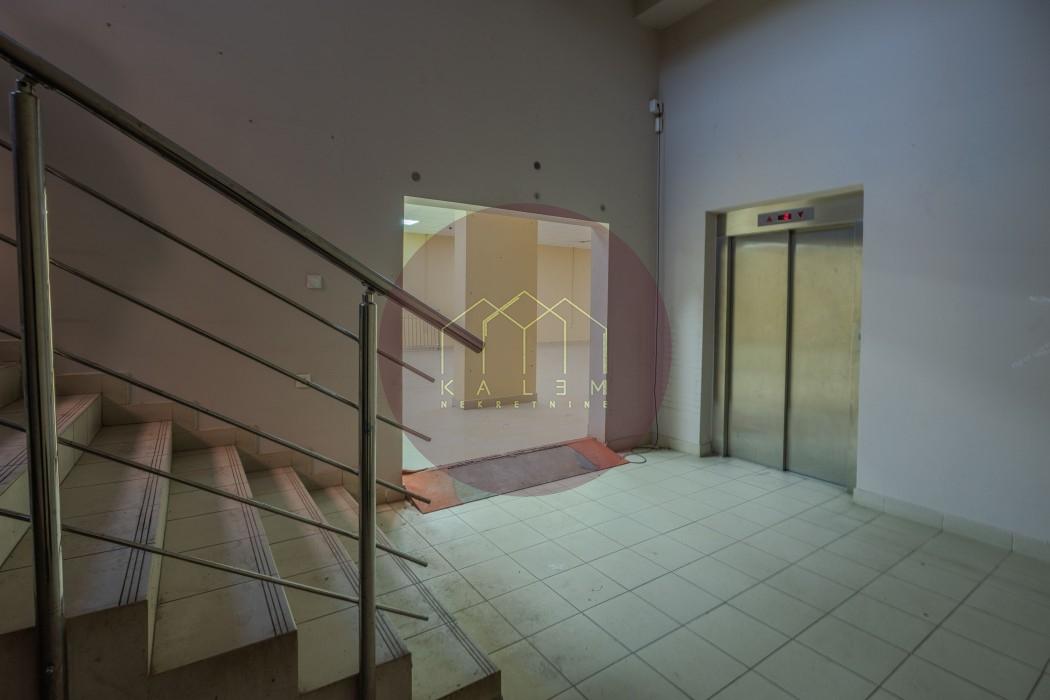 izdavanje-kuca-g4jchNTI0Q Lokal na prodaju, Konjarnik, Beograd, 1195m², 1.400.000 €