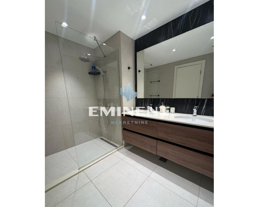izdavanje-kuca-ivBvRYzhCr Četvorosoban stan na prodaju, Beograd na Vodi, Beograd, 140m², 1.250.000 €
