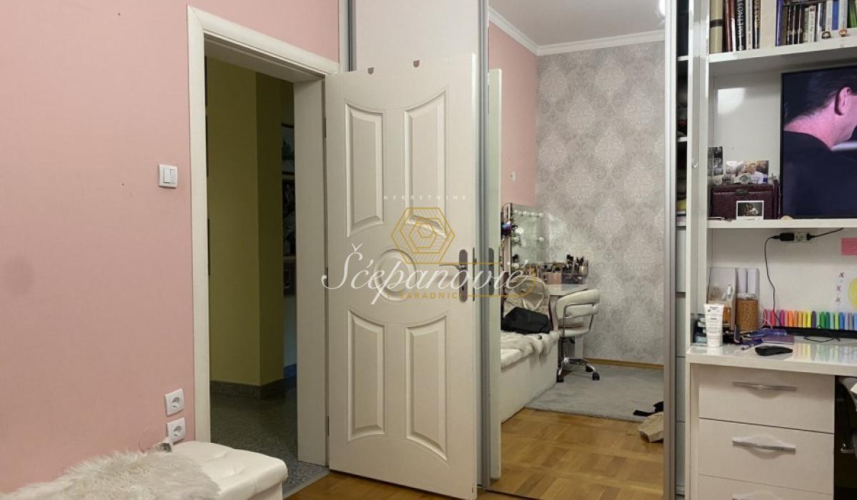 izdavanje-kuca-xVi1sTuTIP Četvorosoban stan na prodaju, Centar, Novi Sad, 132m², 390.000 €