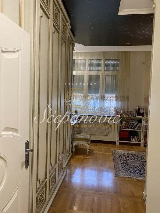 izdavanje-kuca-ztMVFB6LAb Četvorosoban stan na prodaju, Centar, Novi Sad, 132m², 390.000 €