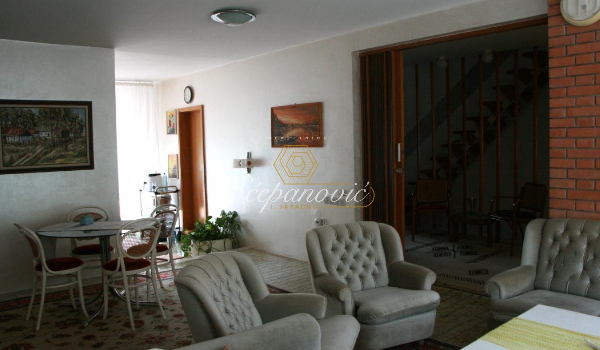 Kuća Prodaja Mali Iđoš  135 m2