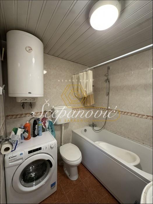 izdavanje-nekretnina-B8KAbQrhX2 Četvorosoban stan na prodaju, Grbavica, Novi Sad, 79m², 3. sprat, 250.000 €