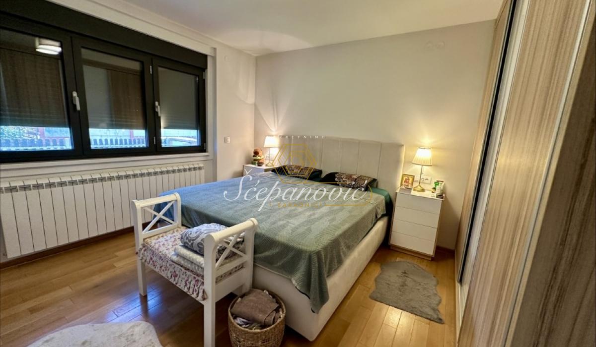 Kuća Prodaja Sremska Mitrovica  135 m2