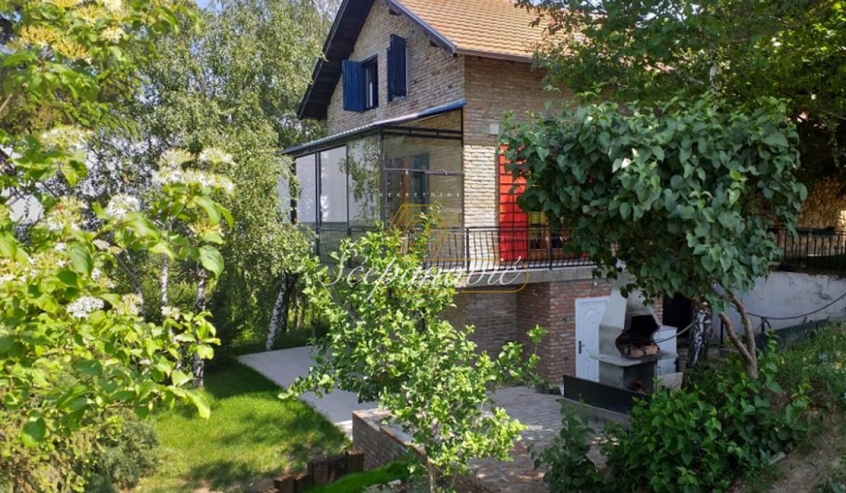 Kuća Prodaja Fruška Gora Kuća Prodaja Fruška Gora 307 m2
