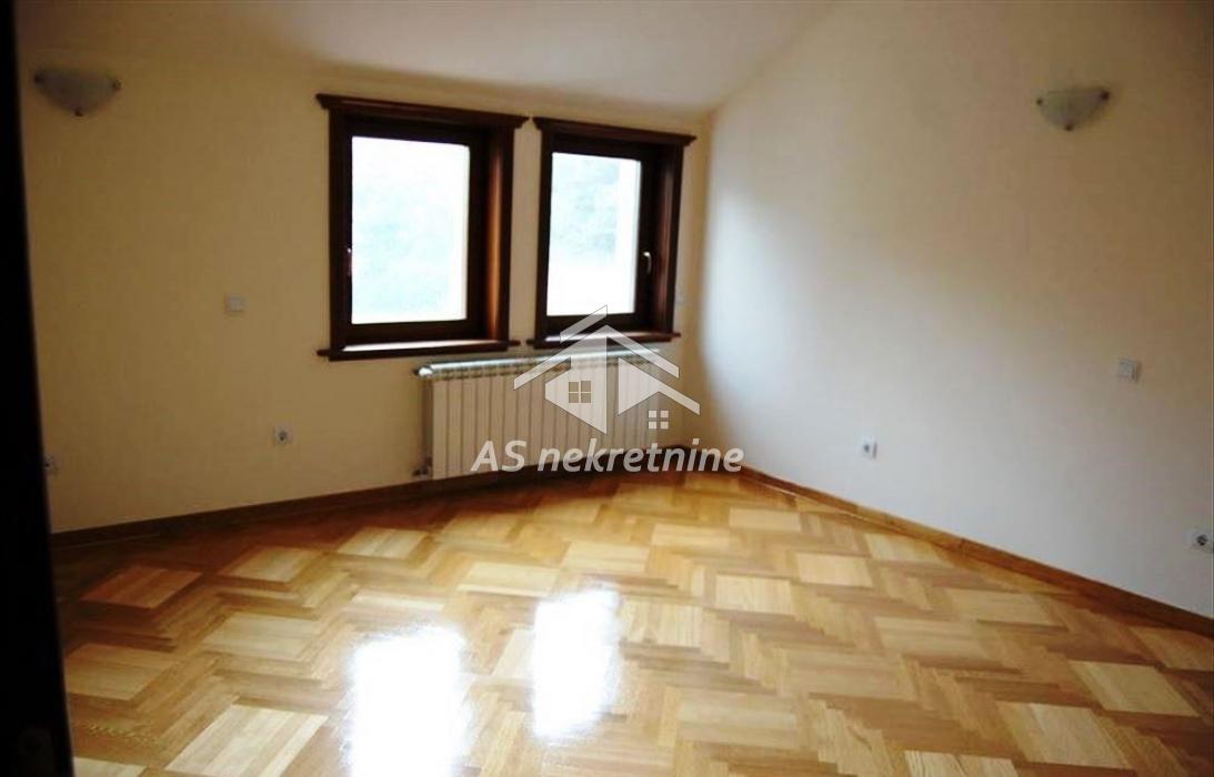 izdavanje-nekretnina-beograd-AlijLVc8N3 Višesoban stan za izdavanje, Dedinje, Beograd, 250m², 1. sprat, 2.200 €/mes