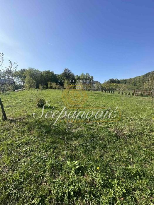 Plac Prodaja Irig Plac Prodaja Irig 1678 m2