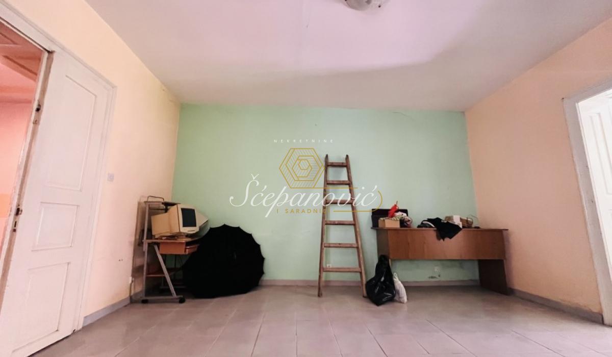 Lokal Izdavanje Temerin  202 m2