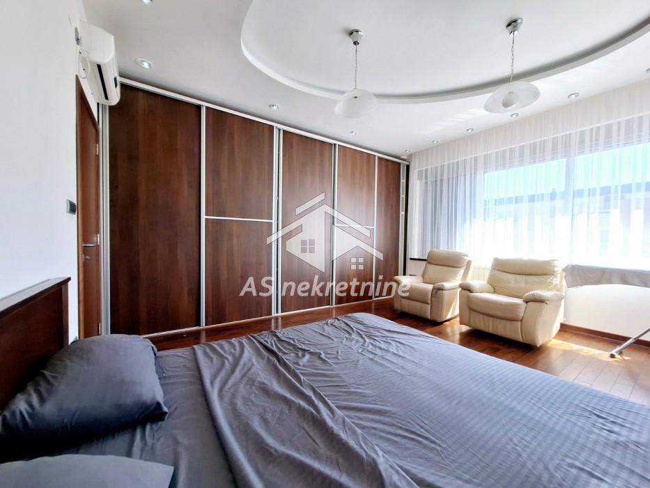 izdavanje-nekretnina-beograd-XRYxM1kdwM Četvorosoban stan za izdavanje, Dedinje, Beograd, 135m², 2.150 €/mes