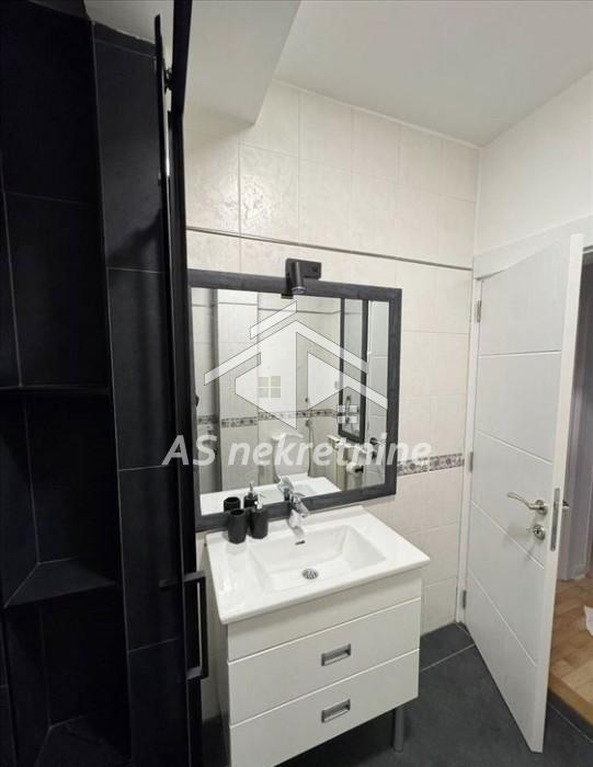 Trosoban stan za izdavanje, Dedinje, Beograd, 120m², 1.400 €/mes