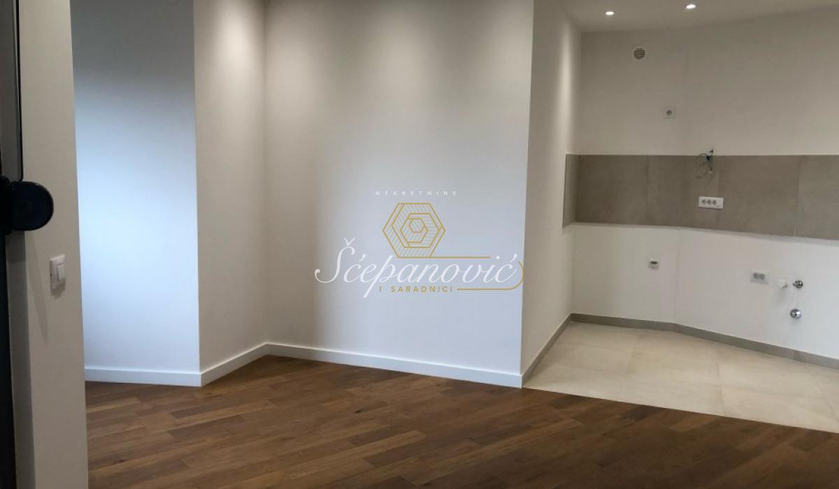 Stan Prodaja Novi Sad  70 m2