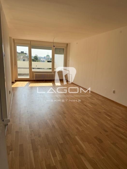 izdavanje-nekretnina-emoltupDPg Četvorosoban stan na prodaju, Voždovačka Crkva, Beograd, 118m², 399.000 €
