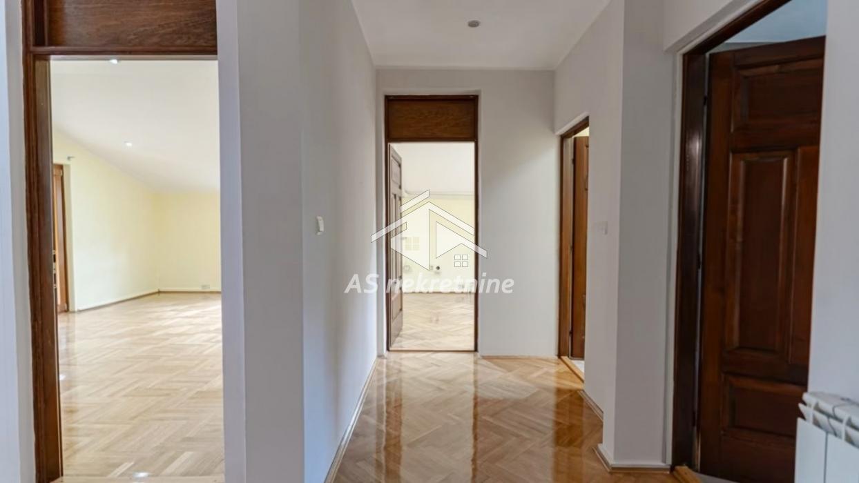 izdavanje-stanova-8tFY4fdNUk Petosoban stan za izdavanje, Dedinje, Beograd, 210m², 2.450 €/mes