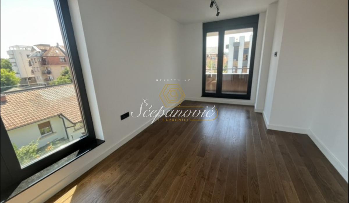 izdavanje-stanova-beograd-LRXXzCZrfB Četvorosoban stan na prodaju, Adamovićevo Naselje, Novi Sad, 430m², 900.000 €