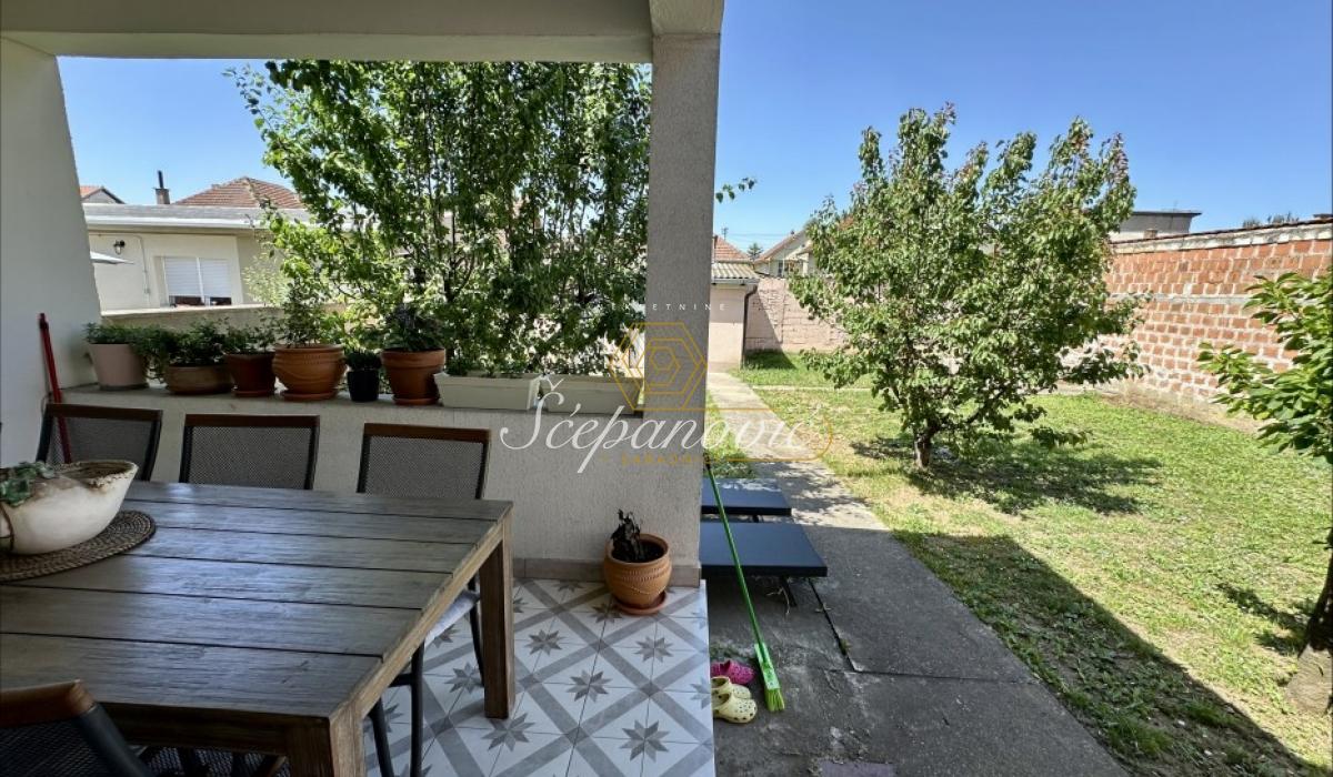 Kuća na prodaju, Blok B, Sremska Mitrovica, 135m², 170.000 €