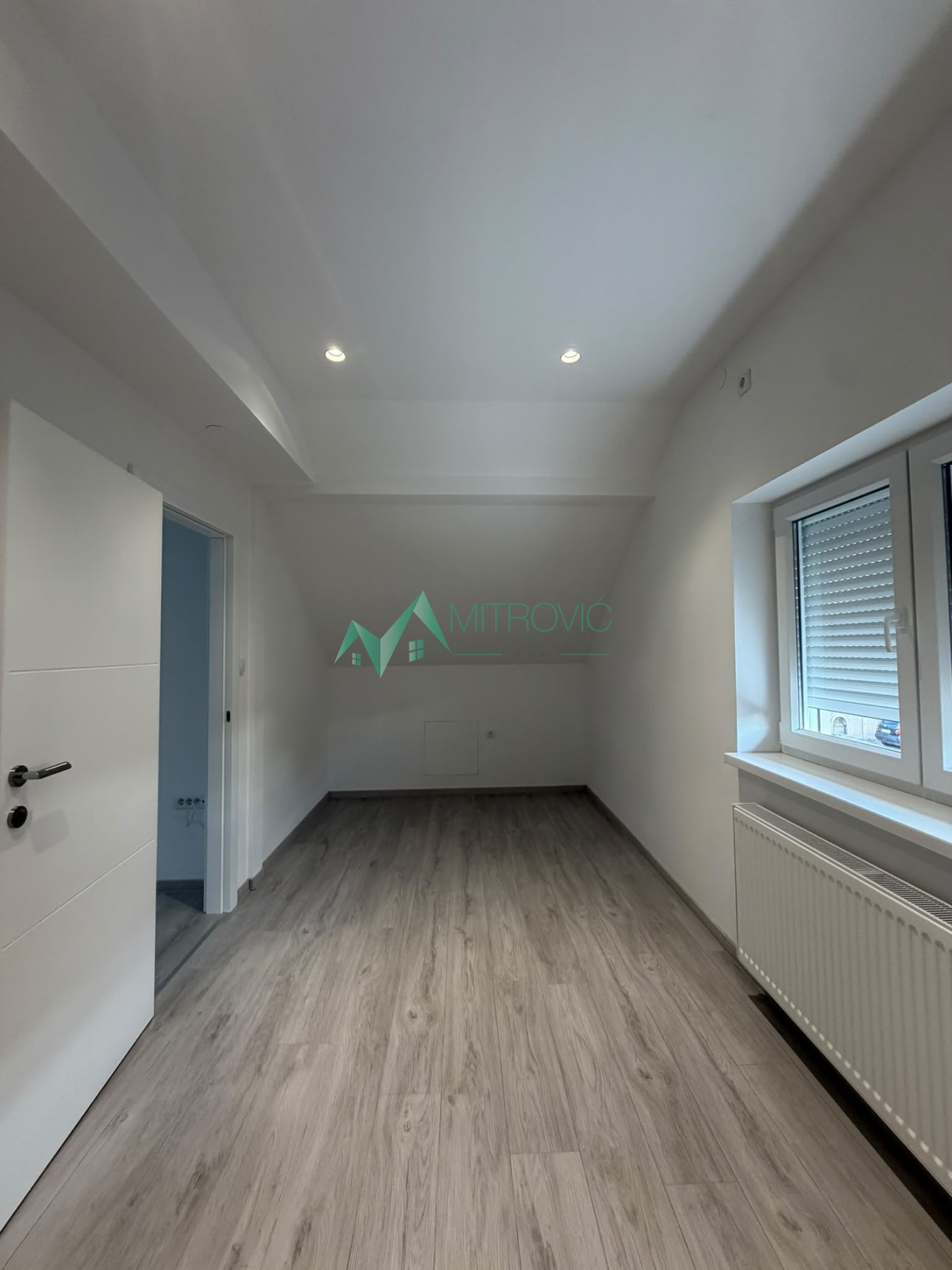 Dvosoban stan na prodaju, Veternik, Novi Sad, 90m², 500 €