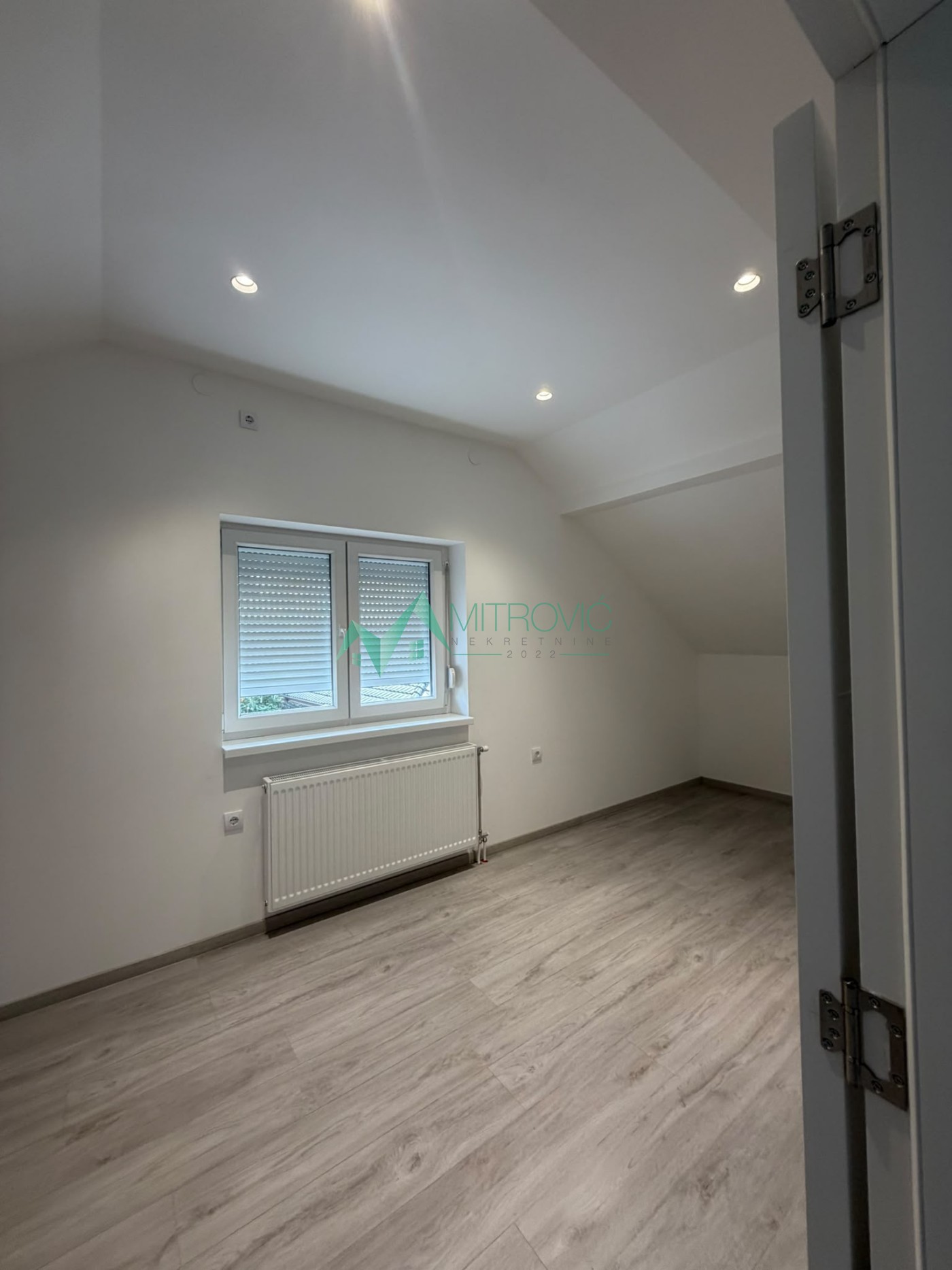 Stan Prodaja Novi Sad  90 m2