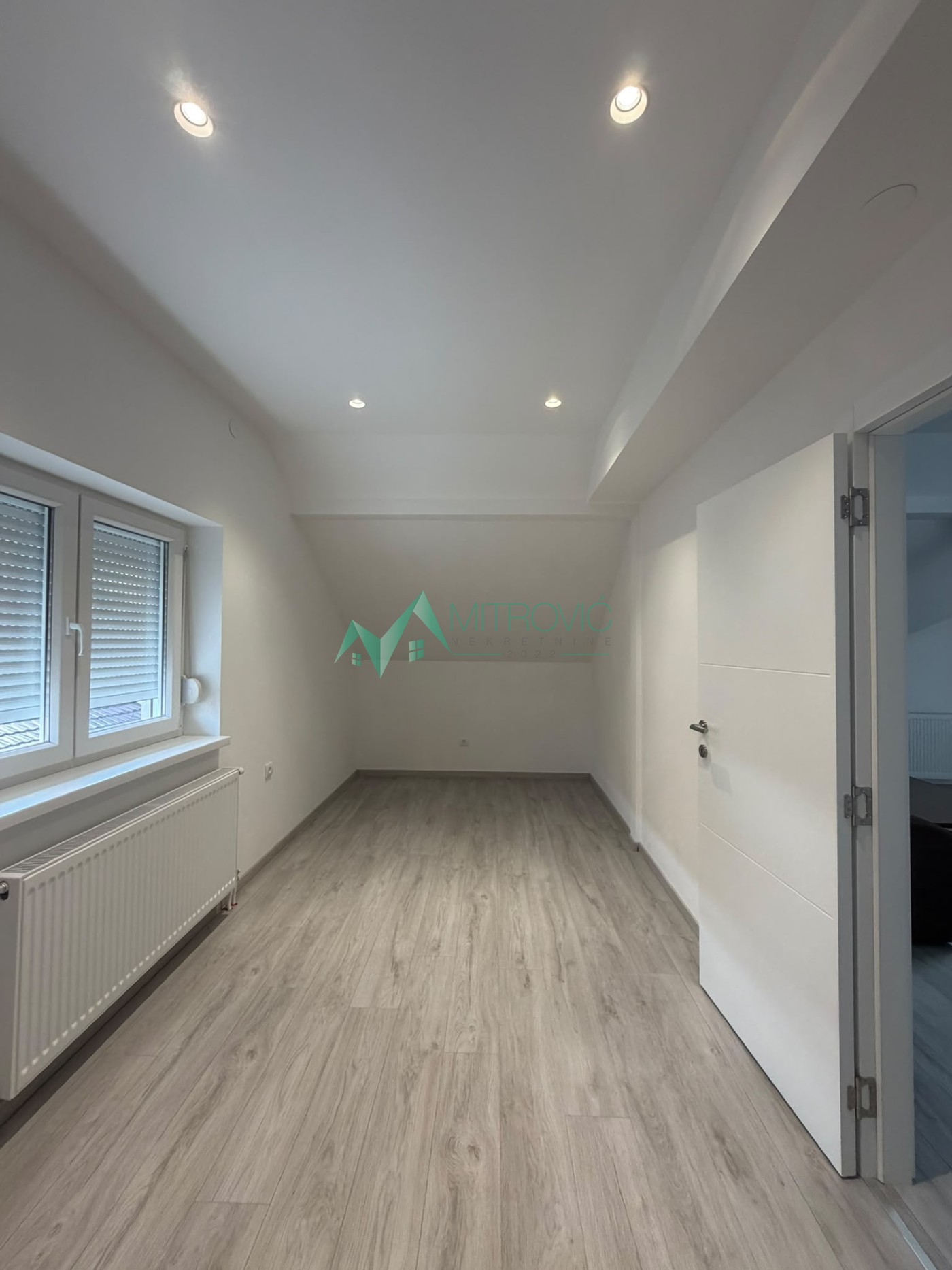Stan Prodaja Novi Sad  90 m2