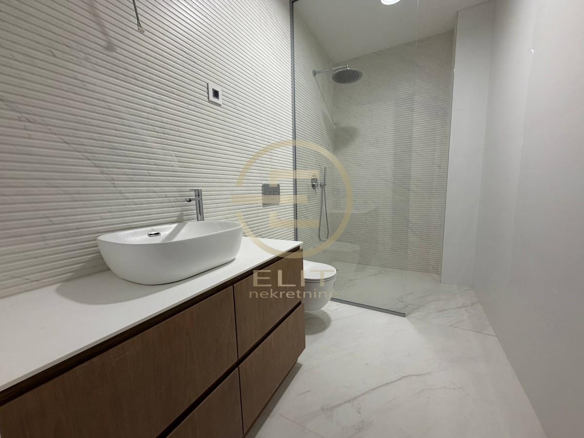 Četvorosoban stan na prodaju, Centar, Novi Sad, 100m², 490.000 €