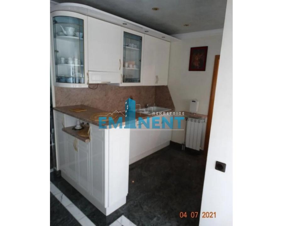 Kuća na prodaju, Sremčica, Beograd, 300m², 360.000 €