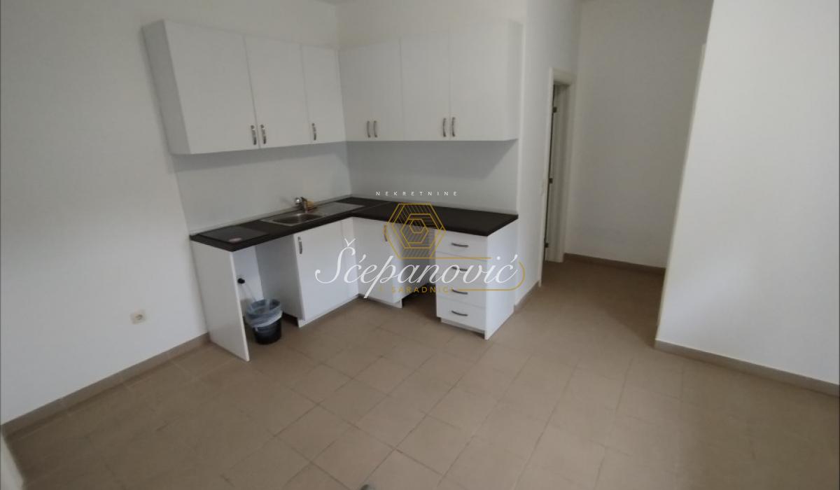 Kuća Prodaja Novi Sad  795 m2