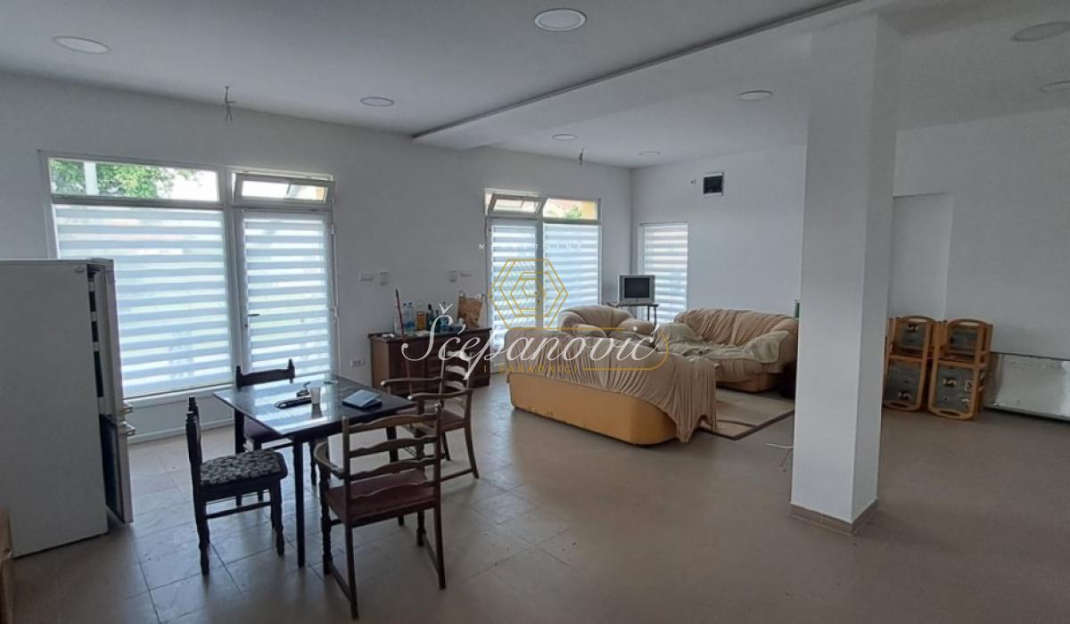 Lokal Izdavanje Novi Sad  139 m2