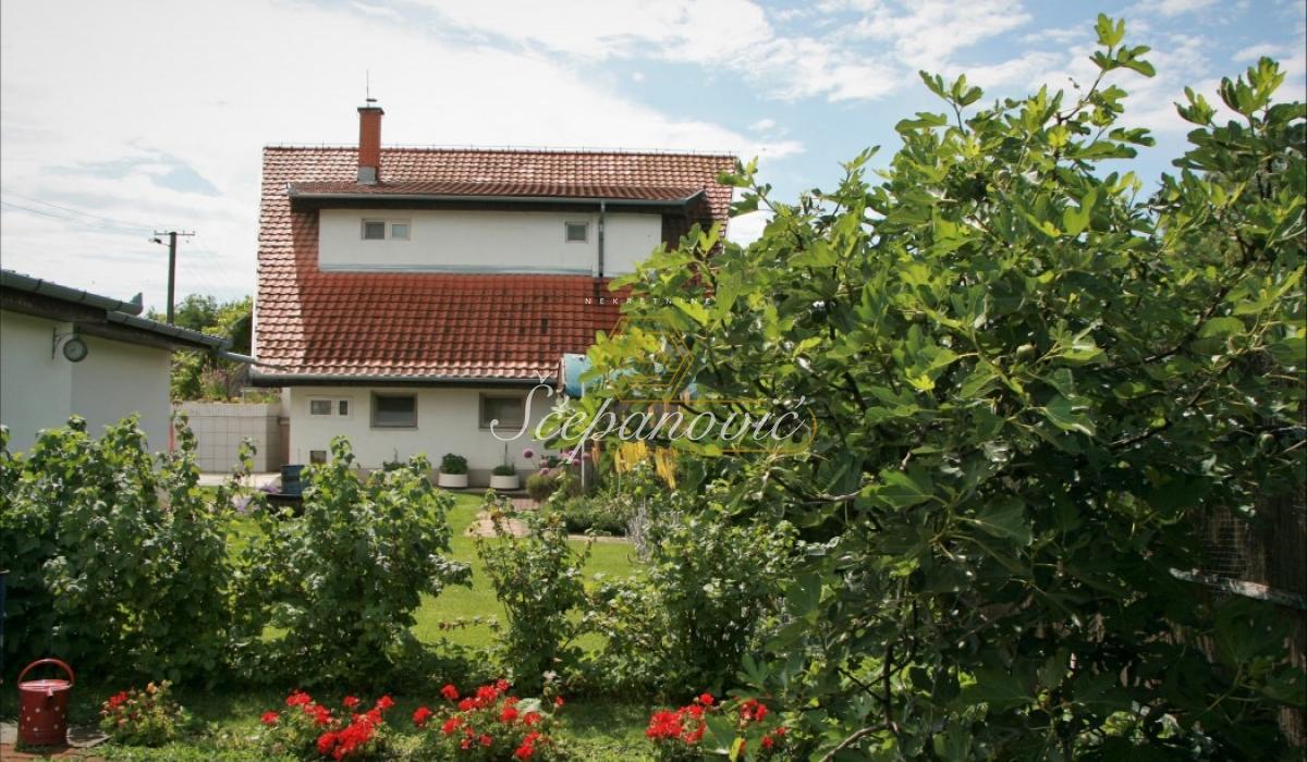 Kuća Prodaja Mali Iđoš  135 m2