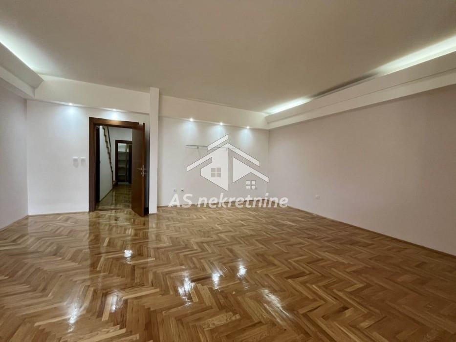 Kuća Prodaja Beograd Mirijevo 252 m2