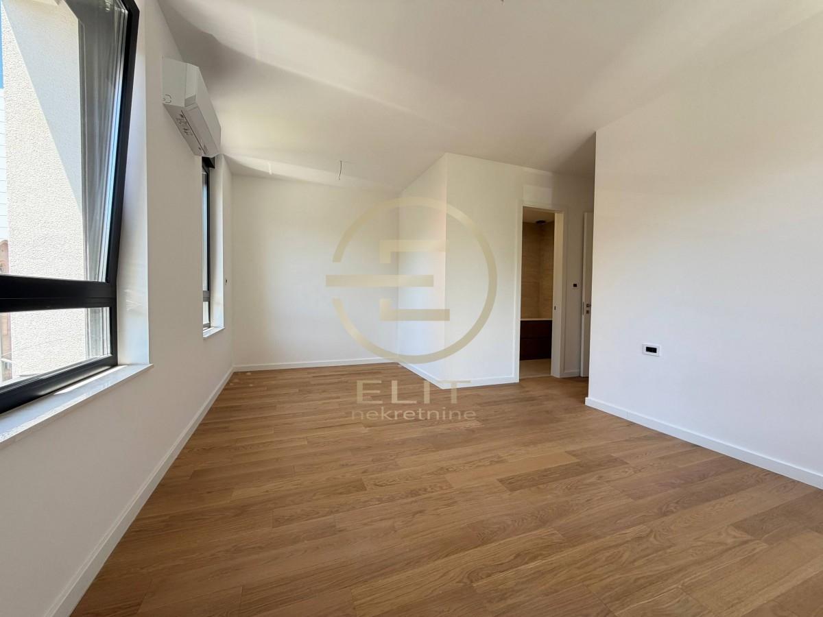 Četvorosoban stan na prodaju, Centar, Novi Sad, 120m², 588.000 €