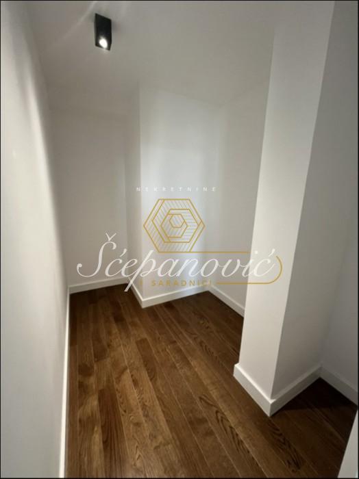 Kuća na prodaju, Adamovićevo Naselje, Novi Sad, 1076m², 2.300.000 €