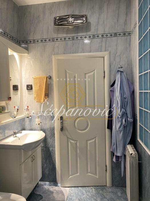 lokali-izdavanje-beograd-V6jca0ohGb Četvorosoban stan na prodaju, Centar, Novi Sad, 132m², 390.000 €