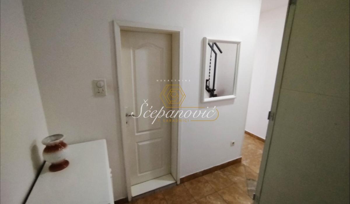 Trosoban stan na prodaju, Bulevar Oslobođenja, Novi Sad, 78m², 190.000 €