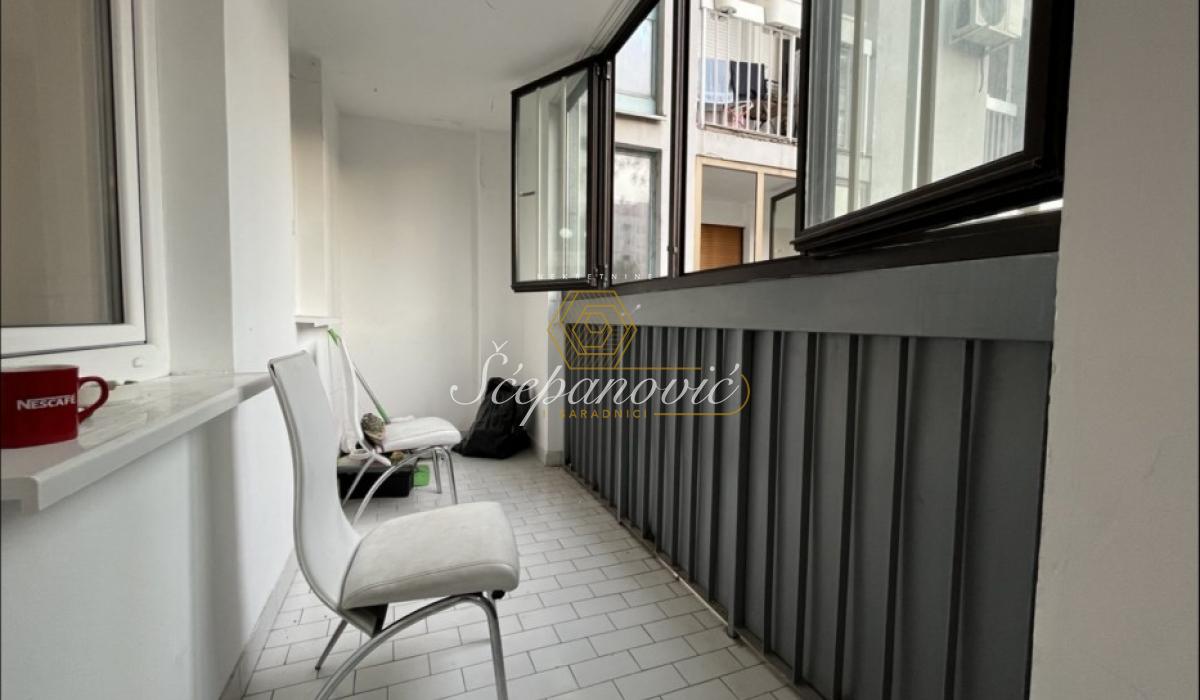 Četvorosoban stan na prodaju, Sajmište, Novi Sad, 96m², 240.000 €