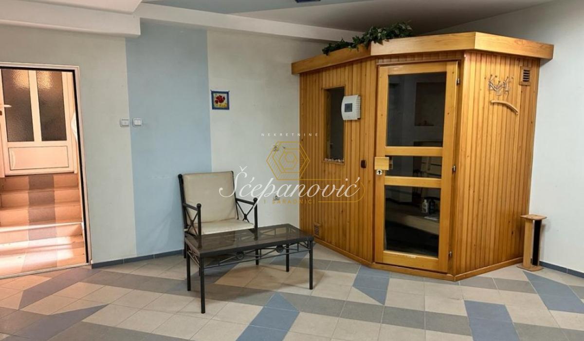lokali-prodaja-AU4FD3Cmju Petosoban stan na prodaju, Temerin – Centar, Temerin, 193m², 170.000 €