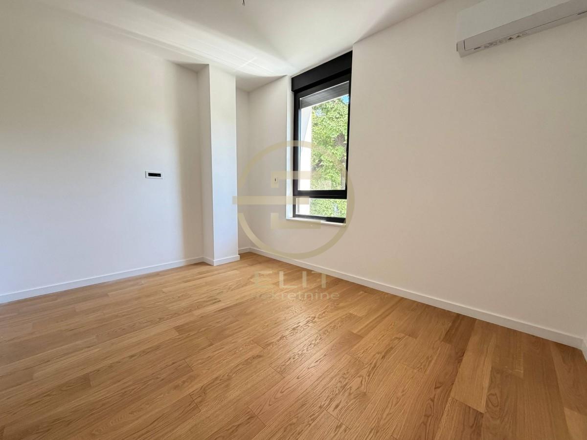 Četvorosoban stan na prodaju, Centar, Novi Sad, 120m², 588.000 €