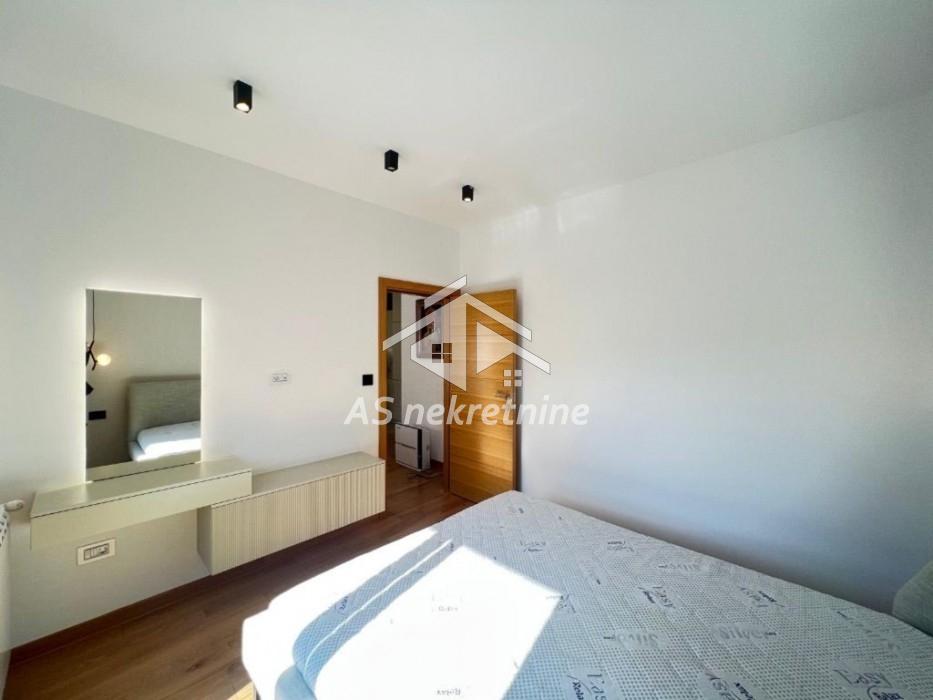 nekretnine-izdavanje-i1ER5QJ80w Četvorosoban stan na prodaju, Južni Bulevar, Beograd, 88m², 387.000 €