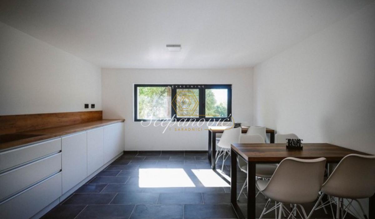 nekretnine-prodaja-aFeTn84JHf Lokal na prodaju, Golija, Zlatibor, 684m², 1.200.000 €