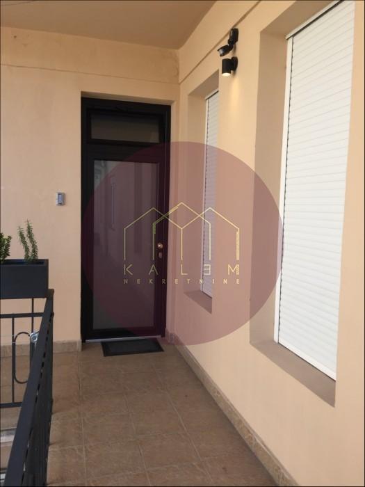 nekretnine-prodaja-beograd-cOprpHK6CN Trosoban stan na prodaju, Knez Mihailova, Beograd, 73m², 4. sprat, 389.000 €