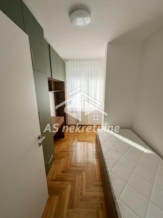 nekretnine-prodaja-beograd-dQBJXAd5dY Četvorosoban stan za izdavanje, Banjica, Beograd, 79m², 1.400 €/mes