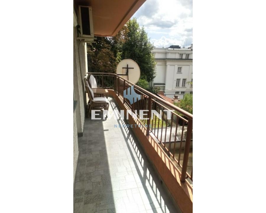 Četvorosoban stan na prodaju, Autokomanda, Beograd, 80m², 237.000 €
