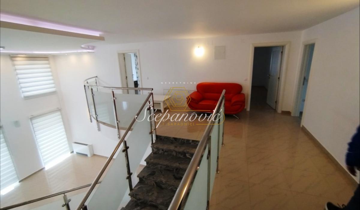 Kuća Prodaja Novi Sad  795 m2