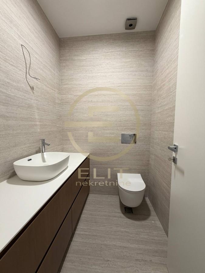 Četvorosoban stan na prodaju, Centar, Novi Sad, 120m², 588.000 €