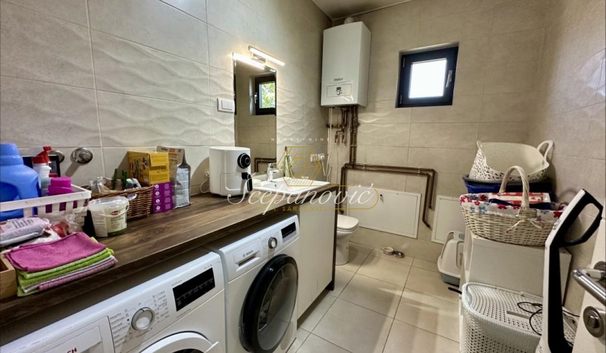 Kuća na prodaju, Blok B, Sremska Mitrovica, 135m², 170.000 €