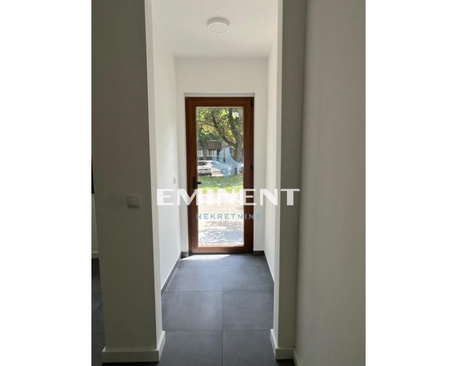 Lokal Izdavanje Beograd Blok 11c - Stari Merkator 75 m2