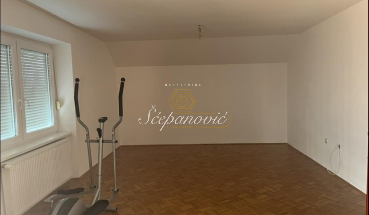 Kuća na prodaju, Kać, Novi Sad, 326m², 260.000 €
