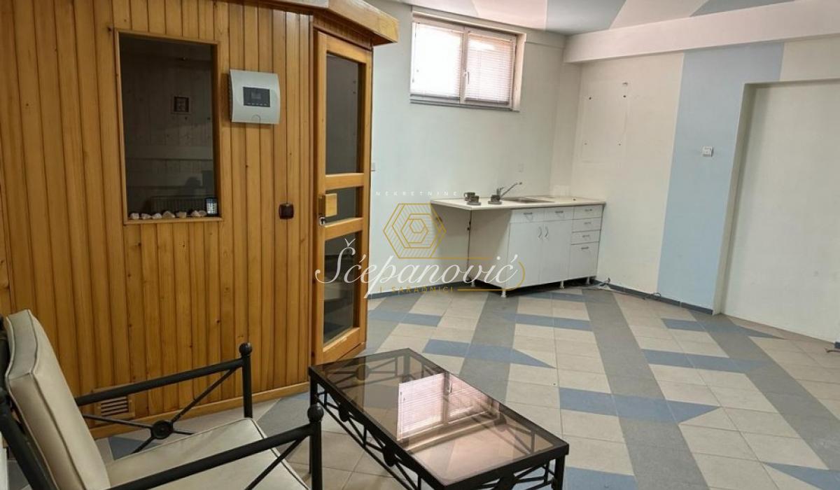 prodaja-kuca-beograd-4Ex8vyCF74 Petosoban stan na prodaju, Temerin – Centar, Temerin, 193m², 170.000 €