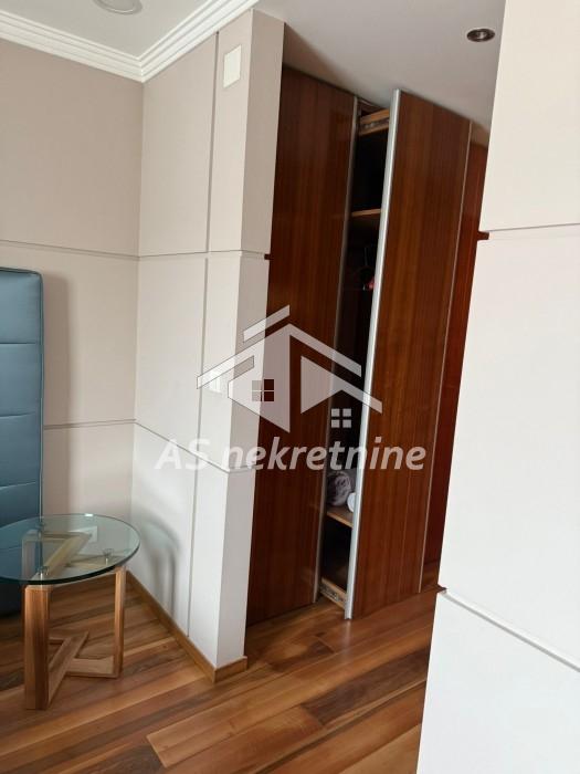 prodaja-lokala-0GQKH4Xpl1 Četvorosoban stan za izdavanje, Slavija, Beograd, 250m², 2.700 €/mes