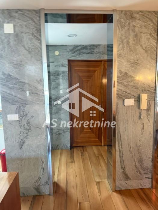 prodaja-lokala-MvNbMC6ol8 Četvorosoban stan za izdavanje, Slavija, Beograd, 250m², 2.700 €/mes