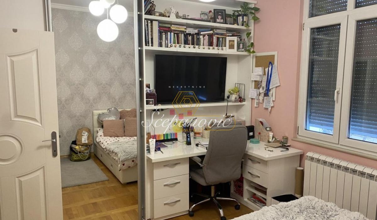 prodaja-lokala-Z9jgFYL6jD Četvorosoban stan na prodaju, Centar, Novi Sad, 132m², 390.000 €